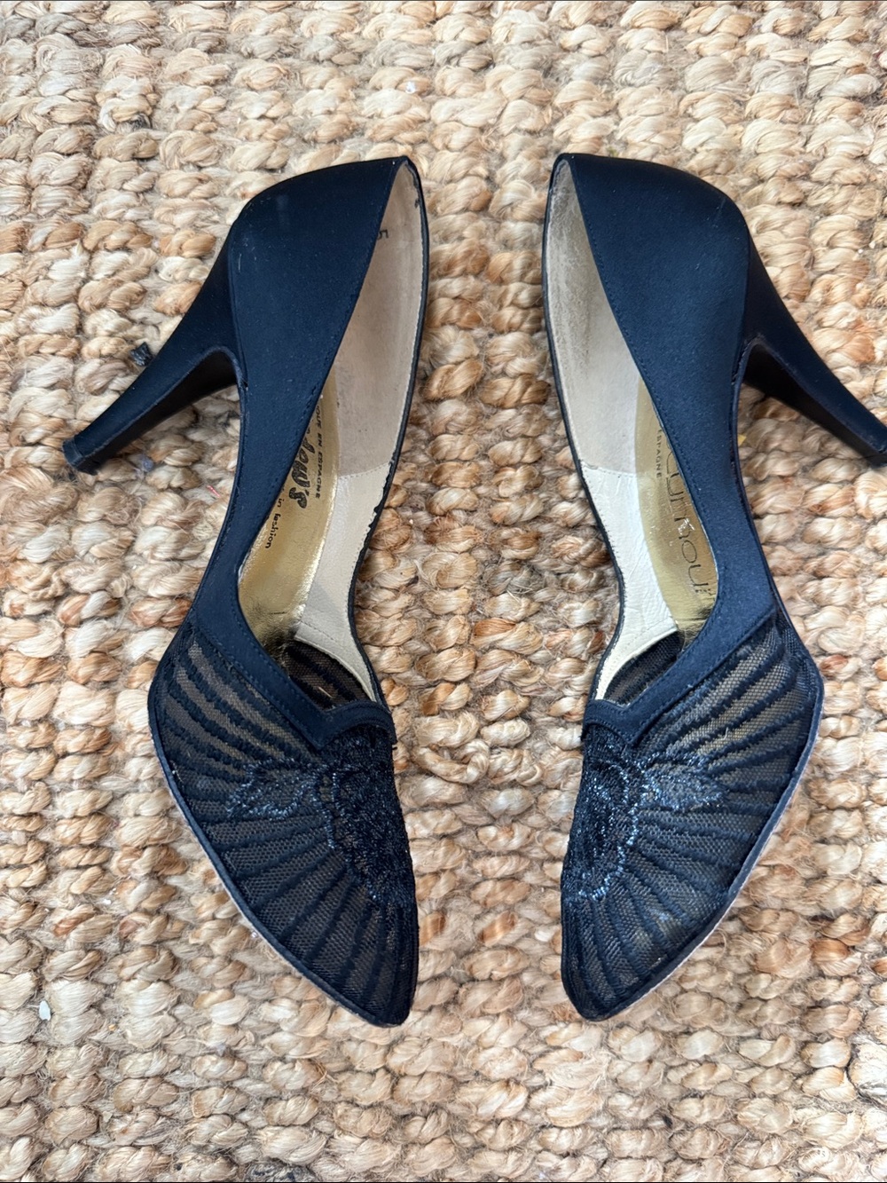 Vintage Stuart Weitzman Ingledew’s Black Mesh Pumps Size 5 - Picture 6 of 11